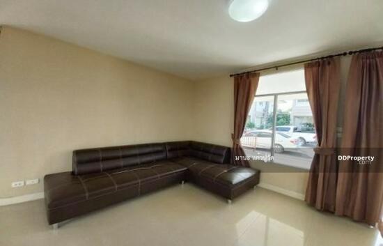 ให้เช่า บ้านแฝด2ชั้น 40ตรว. อยู่ถนน เลียบคลองสอง ซอยเดียวกับซาฟารีเวิลด์ ใกล้ห้างแฟชั่นไอส์แลนด์ ให้เช่า20,000/เดือน (ห้ามเลี้ยงสัตว์)